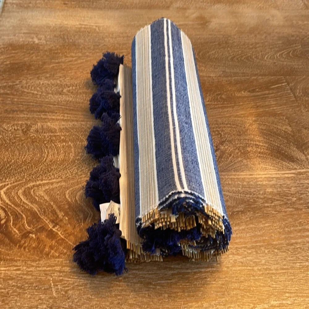 Pier One Nappron Placemats /Set 10/ Navy cream & white/roll up/ bamboo & fabric